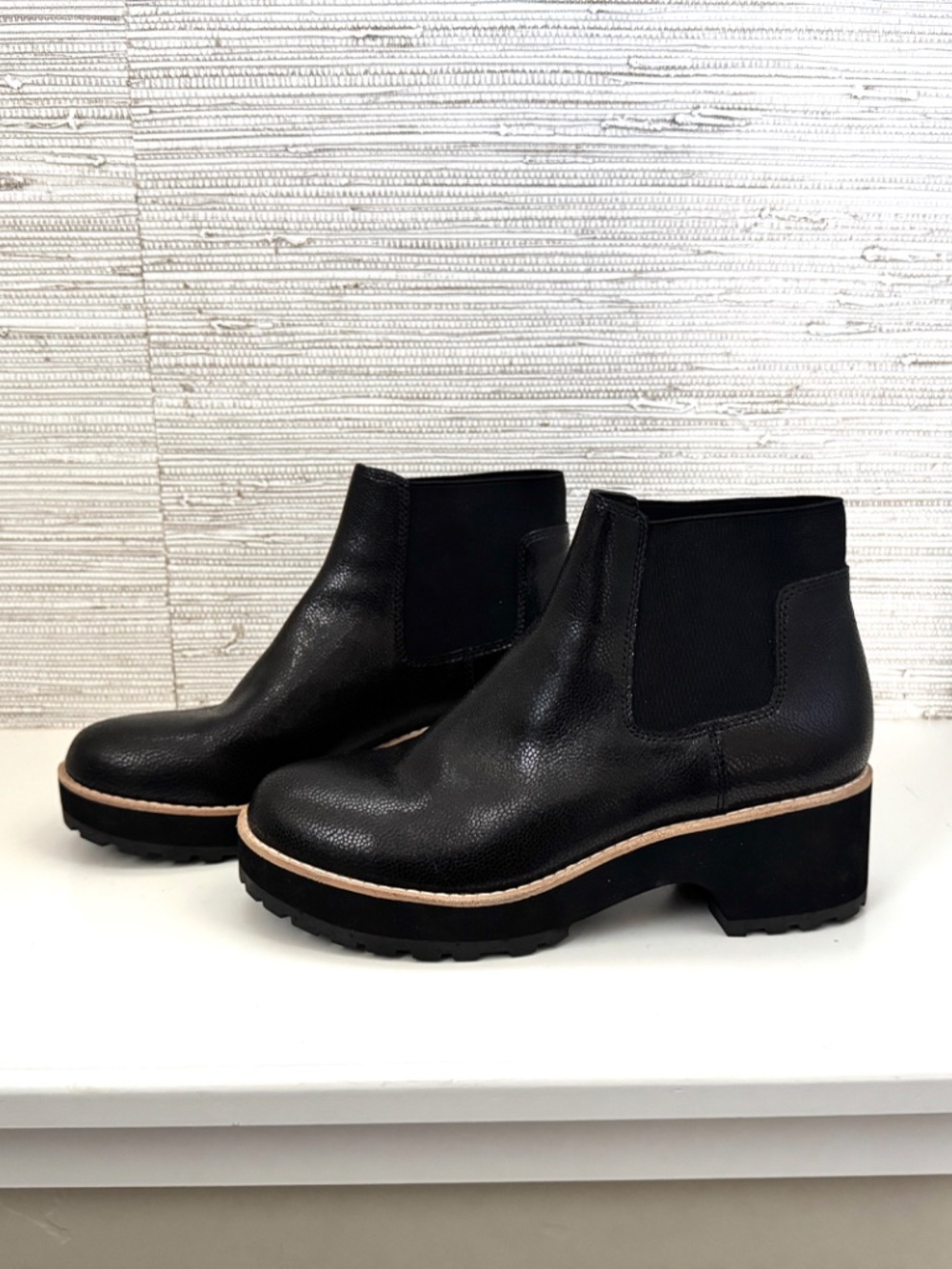 Eileen Fisher Black Leather Chelsea Ankle Boots Lug Sole Size 8M